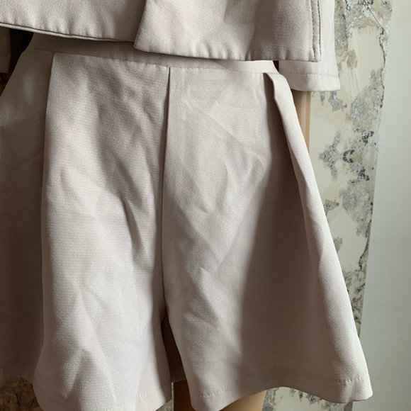 CO-ORD SHORT SET WITH CAPE BLAZER - Picture 2 of 7